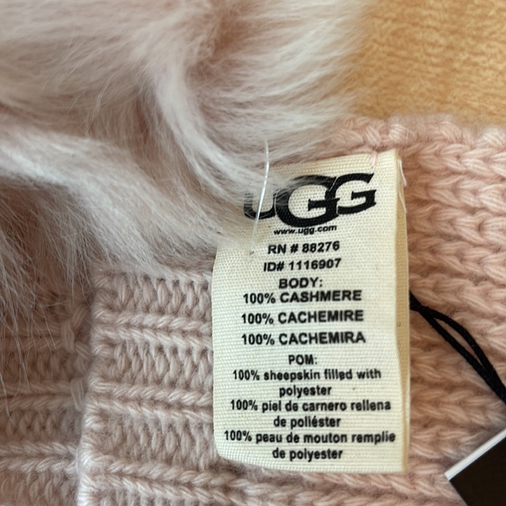 UGG Aislinn 100% Cashmere Honeycomb Knit Pink Scarf w/Shearling Pompoms - 64x9 - Picture 2 of 6